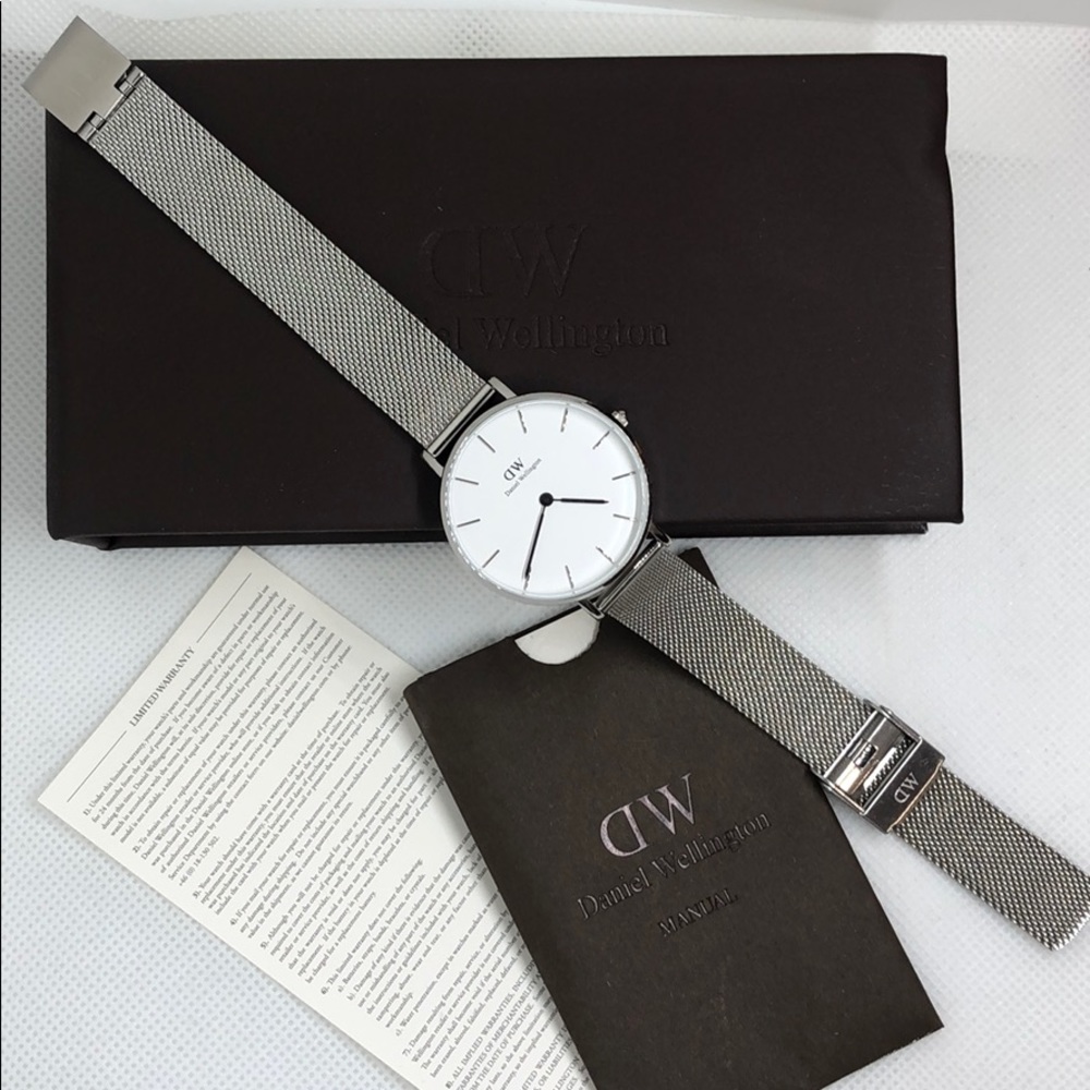 Daniel Wellington Classic Petite Sterling 32mm